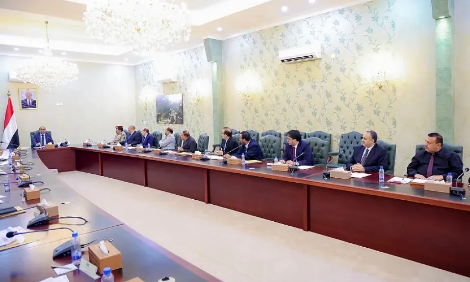 رئيس الوزراء بن بريك يعلن إطلاق ”خطة طوارئ لـ100 يوم” في عدن
